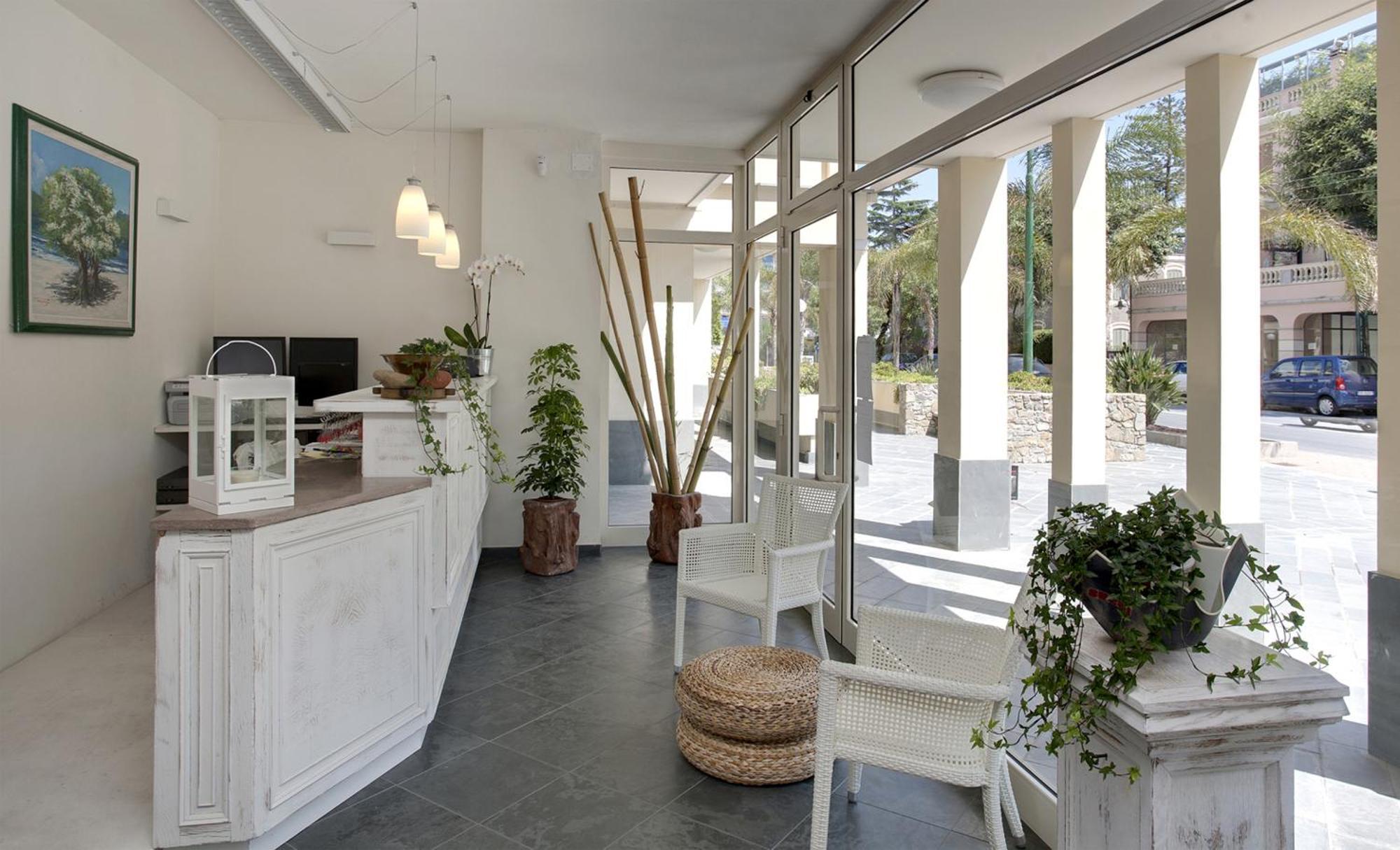 Residence Dell'Angelo Ospedaletti Ngoại thất bức ảnh