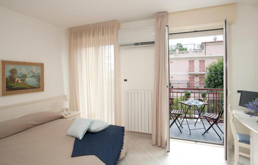 Residence Dell'Angelo Ospedaletti Ngoại thất bức ảnh